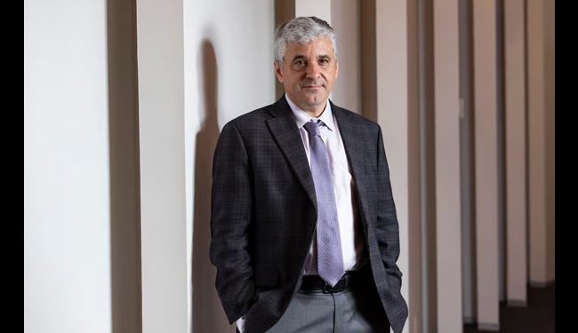 Steven Levitsky: “Musk, Zuckerberg y Bezos están con Trump, pero arrodillados. El poder es Trump”