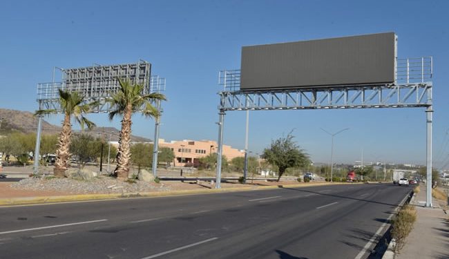 Mantiene innovación Toño Astiazarán, están listos arcos de seguridad vial con pantallas Led
