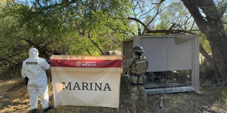 Marina asegura bodega clandestina y más de 90 reactores en Sonora tras vuelos de vigilancia