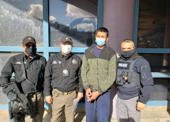 ICE expulsa a fugitivo mexicano buscado en Sonora por posesión de armas de fuego militares