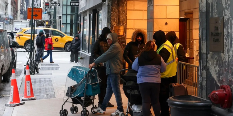 “Daño colateral”: Inmigrantes sin antecedentes penales caen en redadas de Trump