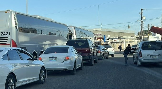 Disponen de autobuses en fronteras de Sonora para deportaciones de Estados Unidos