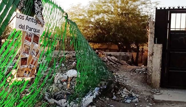 Habitantes de Villa del Real piden al Toño mande limpiar “basurón clandestino” en la prolongación de terracería del bulevar Luz Valencia