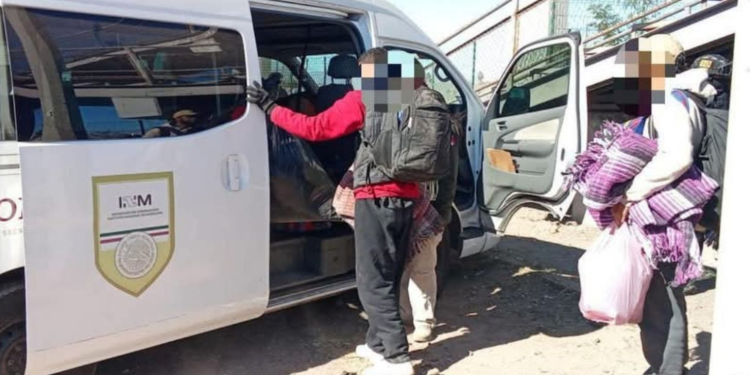 Detienen y auxilian a 27 migrantes en patrios del ferrocarril en Empalme