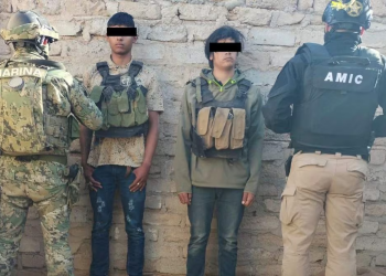 Con apoyo aéreo, detienen a dos generadores de violencia en Sonora; les decomisan armas de uso exclusivo del Ejército