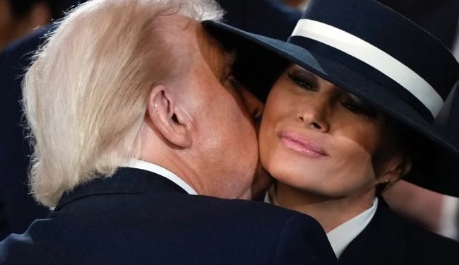 Trump demandará a periodistas que citen fuentes anónimas, por libro sobre su intimidad