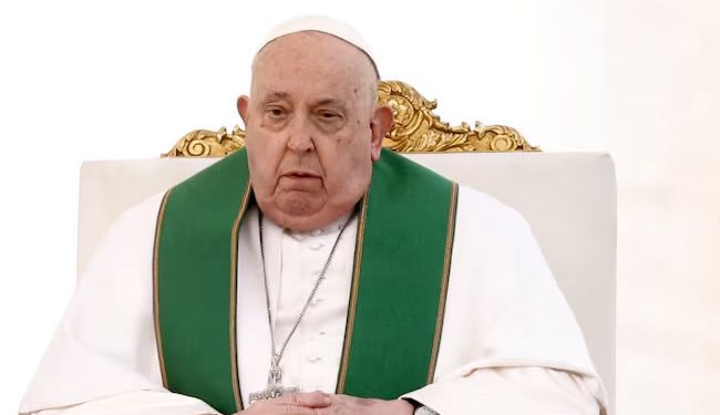 El papa Francisco atraviesa un “cuadro clínico complejo” y seguirá en el hospital por tiempo indefinido