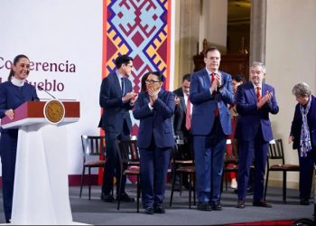 Aranceles en pausa por un mes, dice Sheinbaum tras hablar con Trump