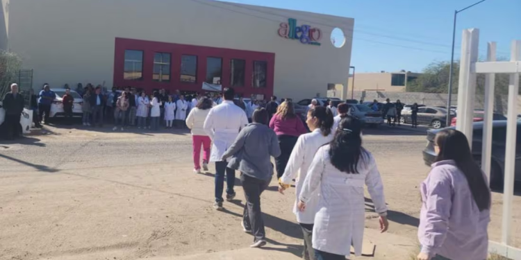 Desalojan a personal de Laboratorio Estatal de Salud en Sonora por fuga de gas; no se reportan lesionados