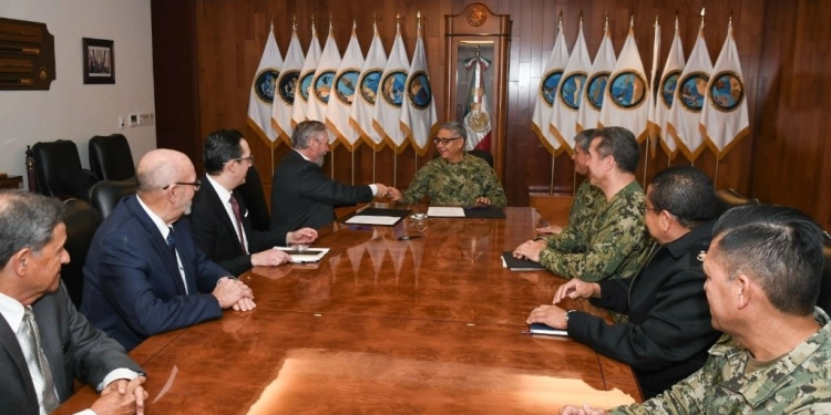 Firma Semar convenio con Ong para proteger vaquita marina