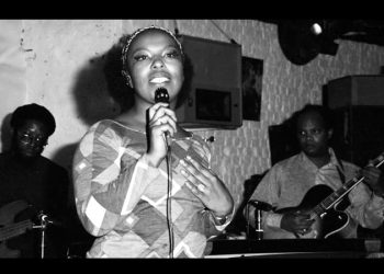 Muere a los 88 años Roberta Flack, la diosa del ‘soul’ que nos mató suavemente con ‘Killing me Softly’