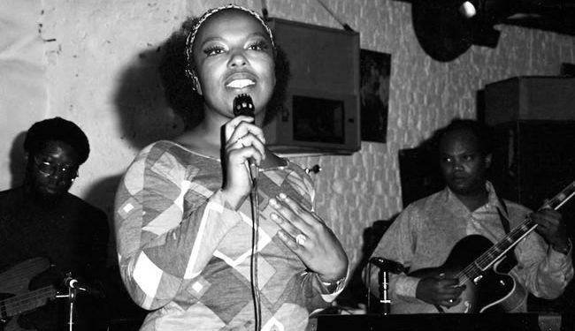 Muere a los 88 años Roberta Flack, la diosa del ‘soul’ que nos mató suavemente con ‘Killing me Softly’