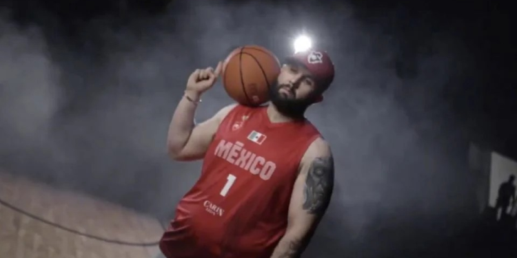 Carín León, cantante del género regional mexicano, vestirá a las selecciones nacionales de basquetbol: “Es una apuesta al futuro”