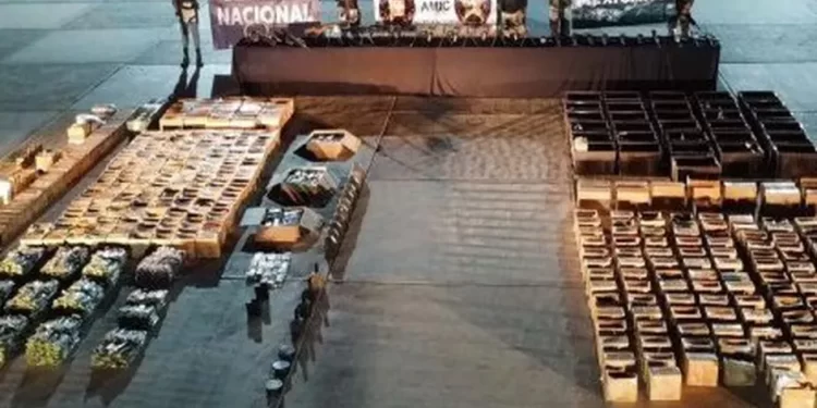 Aseguran arsenal y 320 mil cartuchos en Sonora tras decomiso histórico