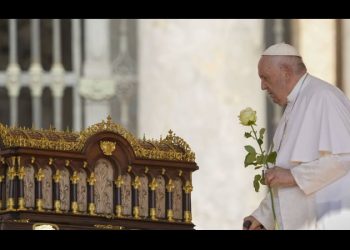 Papa Francisco, en estado crítico por crisis respiratoria asmática