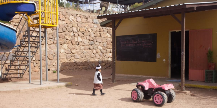 En Nogales, los migrantes sopesan opciones en medio de la incertidumbre