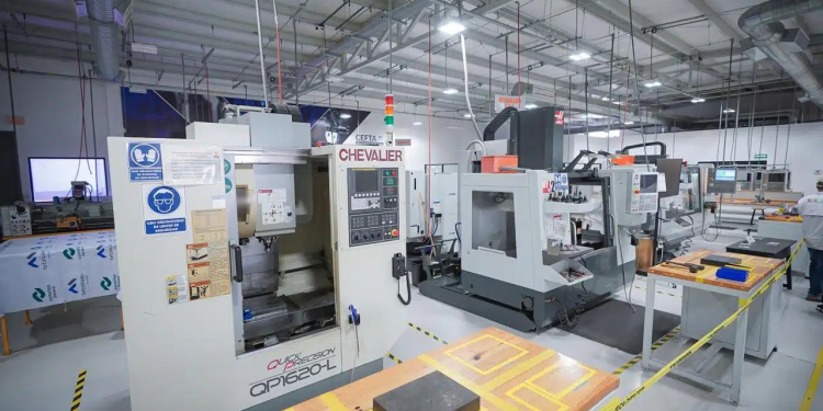 “Impulsa el sector manufacturero”: Ricardo Velarde al concluir recorrido en planta Tetakawi en Sonora