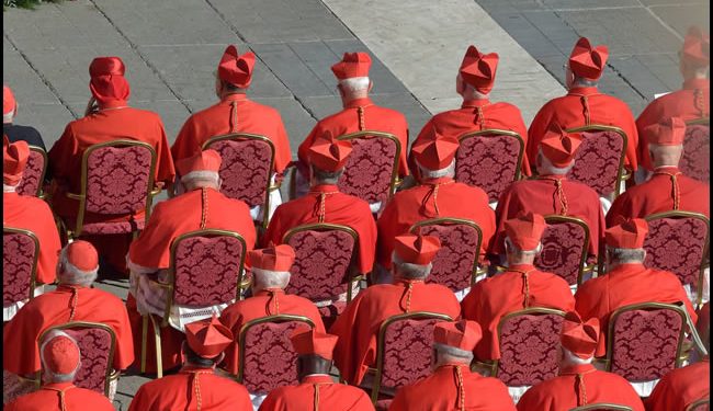 La salud del Papa obliga a una Iglesia dividida a pensar en un relevo más incierto que nunca