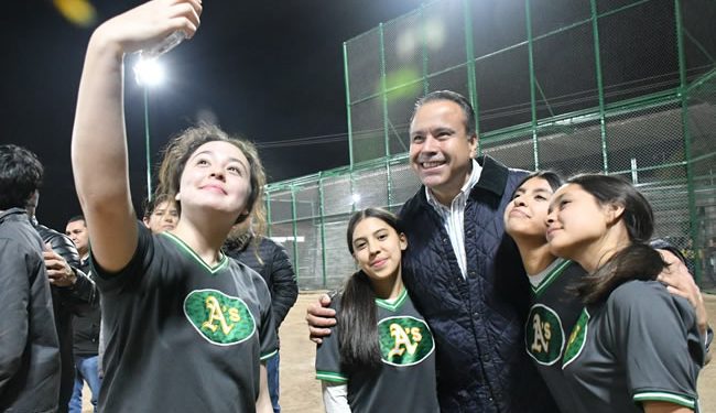 Supervisa Astiazarán mejoras en el estadio de Softball Carlos Rendón