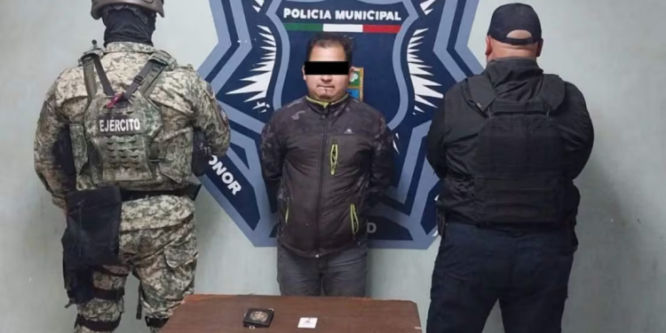 Detienen en Cajeme a sujeto que se hacía pasar por elemento de Fiscalía de Sonora; es acusado de atentar contra la seguridad