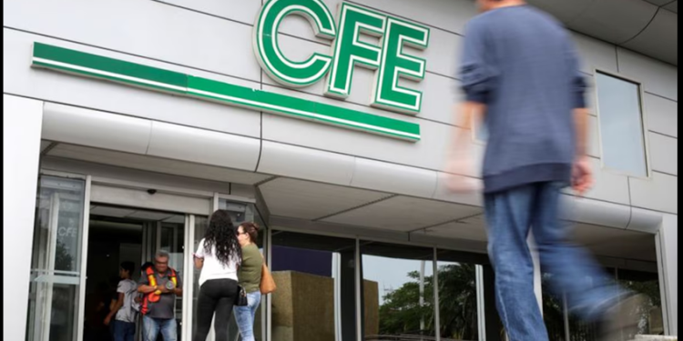 CFE instalará paneles solares para reducir costos de energía en temporadas de calor; Sheinbaum informa dónde iniciará
