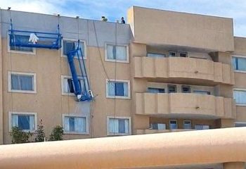 Caen dos trabajadores del piso 12 de Hotel Fiesta Inn en Hermosillo