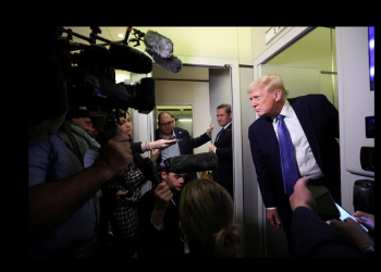 Trump dice que hablará con Putin el martes