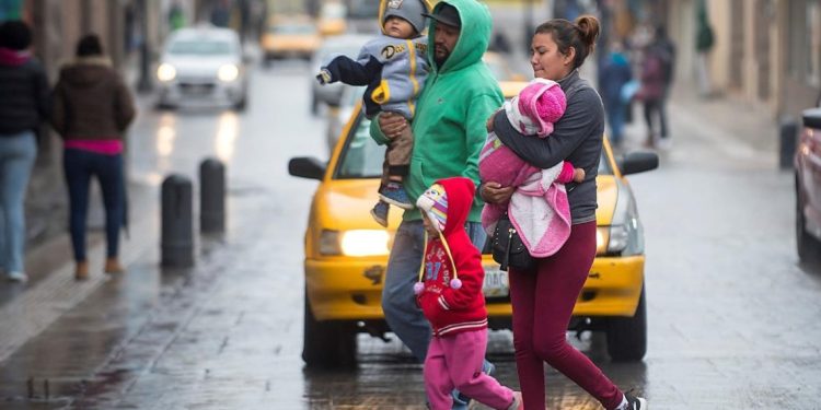 Por frío modifican horario escolar en 29 municipios de Sonora