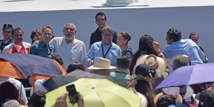 Adán Augusto y Monreal dan la espalda a Sheinbaum por tomarse foto con el hijo de AMLO
