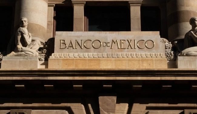 Caen criptomonedas y Wall Street; bajan acciones de Tesla, Microsoft y Amazon