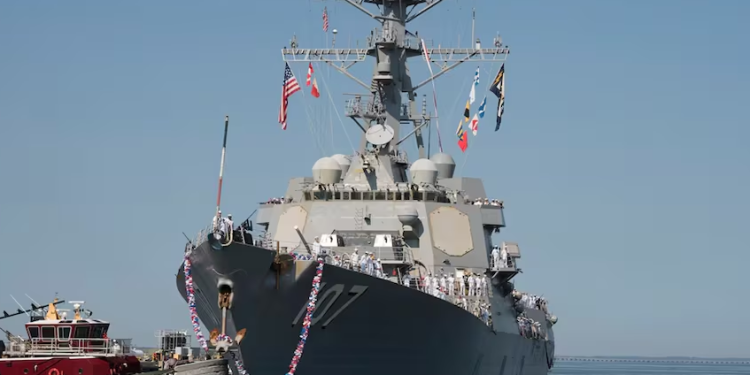 Destructor USS Gravely navega en Golfo de México; su misión, “interceptar drogas” y ayudar a sellar la frontera, dice el Pentágono