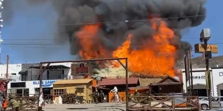 Incendio Consume Restaurante en Bulevar Morelos al Norte de Hermosillo