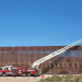 Entrenamiento de rescate en el muro fronterizo