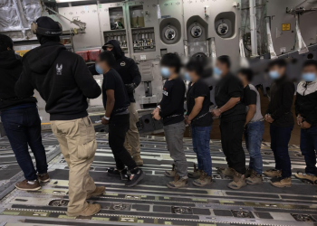 Trump pide operativos para deportar familias y niños migrantes