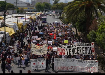 Incertidumbre y malestar por el retraso en el pago de las becas Elisa Acuña: “La SEP ya sabía que no tenía fondos”