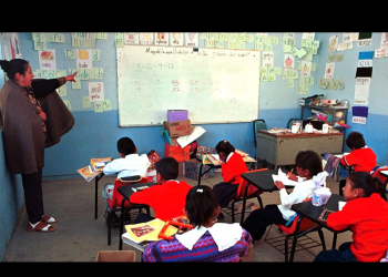 Maestros, la profesión más expuesta a factores de riesgo psicosocial en México