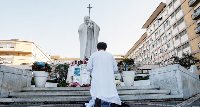 El papa Francisco manda un mensaje de voz por primera vez desde que entró en el hospital hace tres semanas