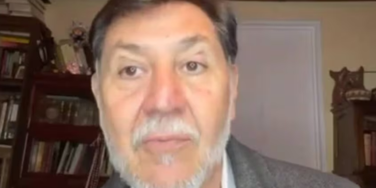 Noroña acusa campaña de desprestigio y niega vuelo a Francia en primera clase; “el viaje lo pagué con mi dinero”, dice