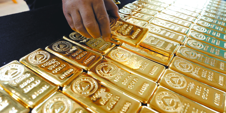 La onza vale su precio en oro; alcanza los 3,000 dólares