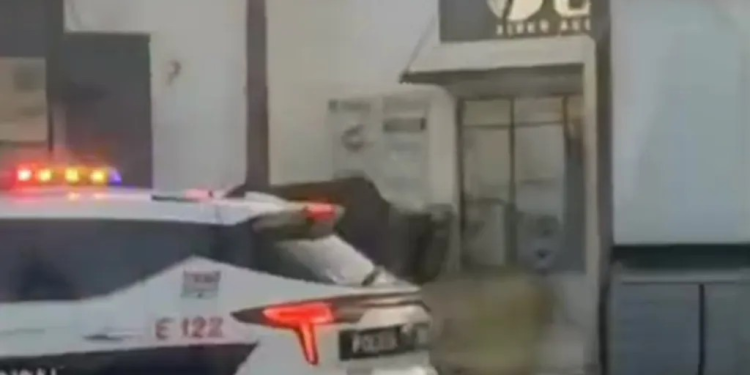 Joven Choca la Camioneta de su Abuelo Contra 5 Vehículos y un Negocio en Hermosillo