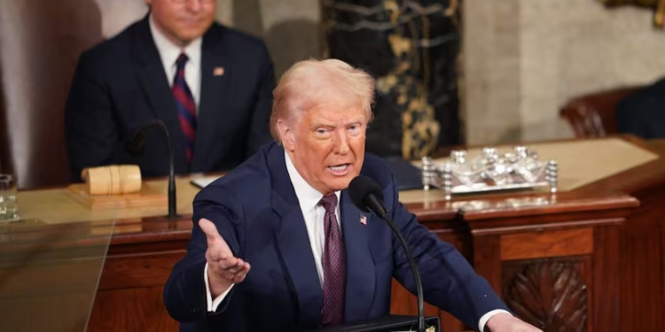 Trump evita comparecer ante la prensa tras desplome de mercados bursátiles; asesor atribuye volatilidad a “espíritus animales”