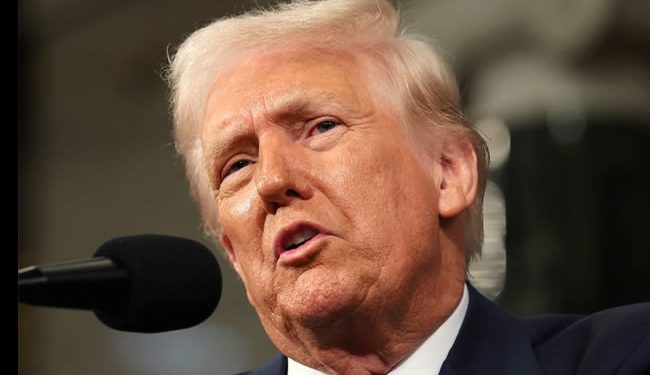 Trump asegura que gracias a sus aranceles México extraditó a 29 narcotraficantes