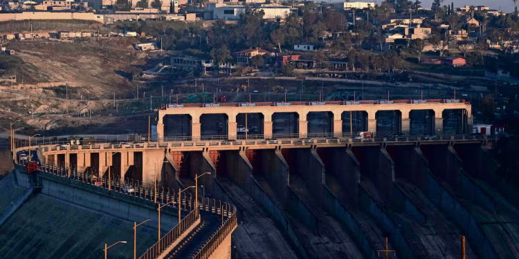 Conflicto por el agua entre EU-México: secretaria de agricultura estadounidense ve avance, pero se necesitan soluciones, dice