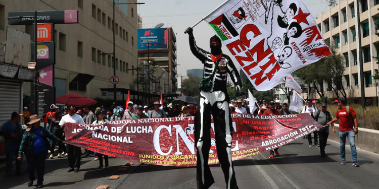 CNTE anuncia paro nacional y nuevo plantón en el Zócalo el 15 de mayo