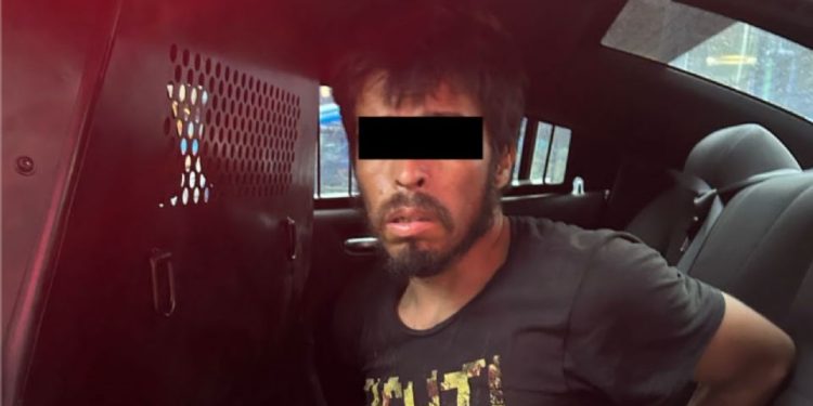 Policía de Monterrey detiene a hombre por golpear a mujer, tiene orden de aprehensión en Sonora