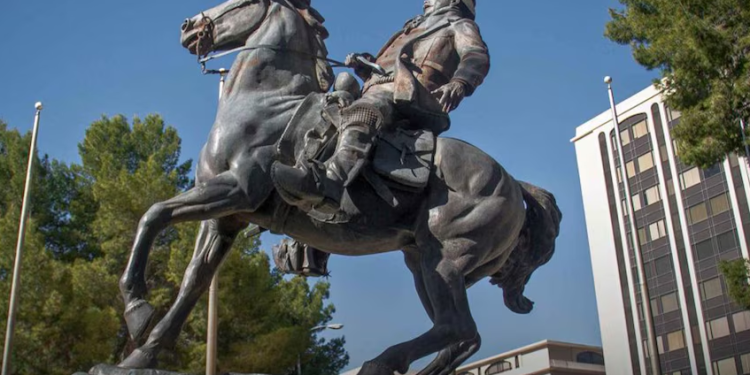 Por qué hay una estatua de Pancho Villa en Estados Unidos y cuál es el problema con ella