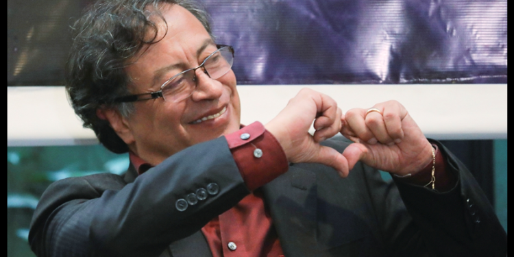 Petro: ‘Somos adictos al amor’; desmiente tener un problema con las drogas