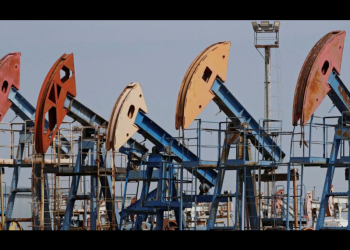 Petróleo cae a su nivel más bajo en cuatro años por los aranceles y las perspectivas de demanda