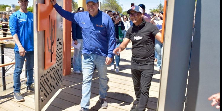 Impulsa Toño Astiazarán el turismo con puerta en muelle de Bahía de Kino y anuncia nuevo andador peatonal