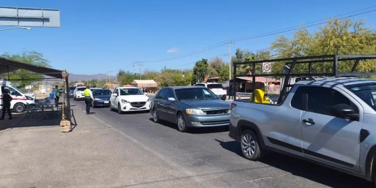 Registran Entre 300 y 400 Vehículos por Hora en Salida de San Pedro este Sábado de Gloria